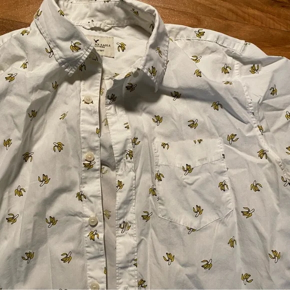 AE Men's White Short Sleeve Shirt with banana 🍌 - Picture 4 of 12